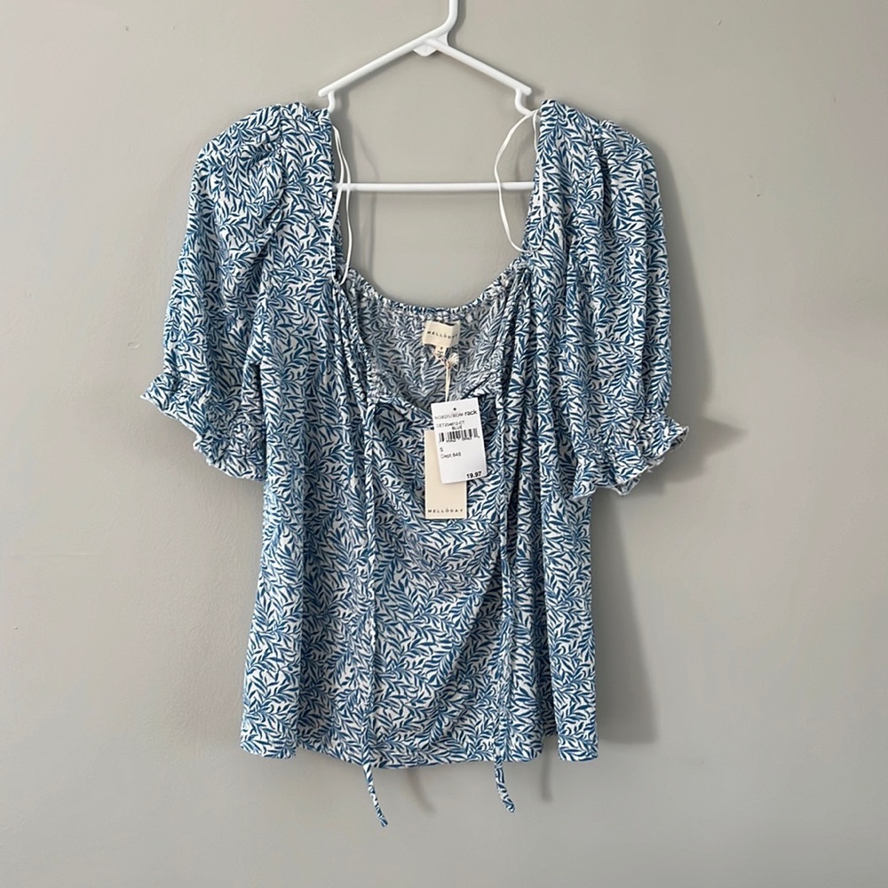 Off shoulder scoop patterned shirt